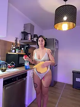 LaPetiteKim online show from October 8, 2025, 7:03 pm