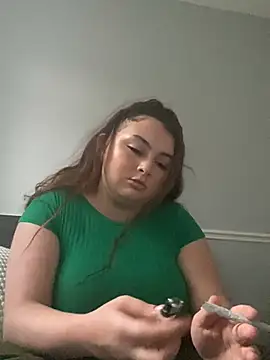 MadelineLeah online show from July 24, 2026, 7:43 pm