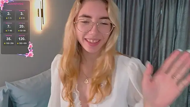 KatherineWill online show from October 13, 2025, 8:49 am