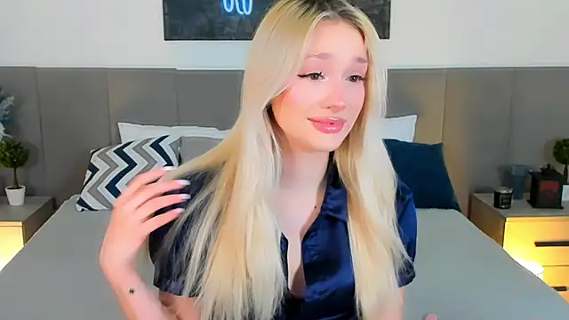 Snapshot of SugarWhisper chatting on February 21, 2026, 5:15 pm SugarWhisper online show from February 21, 2026, 5:15 pm