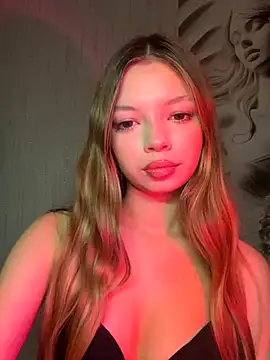 Snapshot of _Siennaaa_ chatting on October 6, 2025, 7:47 pm Siennaaa online show from October 6, 2025, 7:47 pm