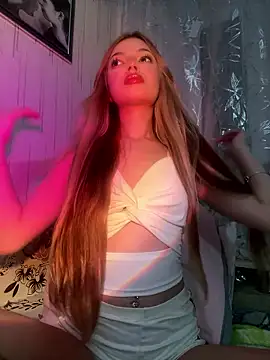  Siennaaa  online show from March 7, 2026, 10:48 pm