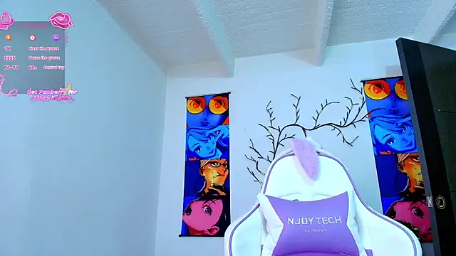 Bennuluspeach  online show from December 15, 2025, 12:33 pm