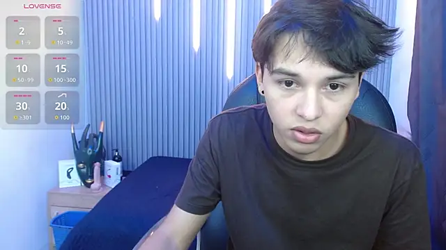 Snapshot of StiwenTwink chatting on June 27, 2026, 1:39 pm StiwenTwink online show from June 27, 2026, 1:39 pm