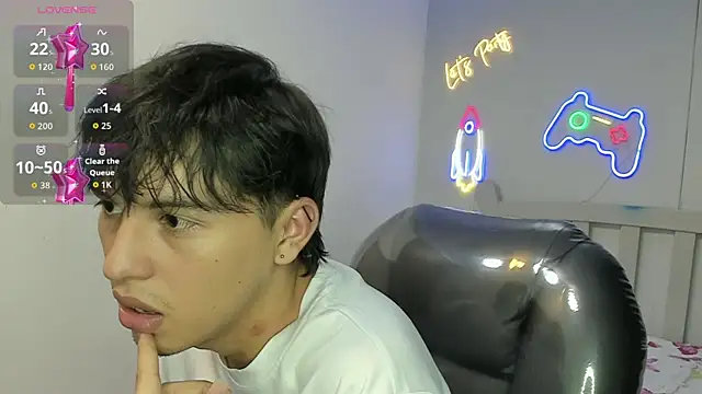 StiwenTwink online show from January 5, 2026, 7:28 pm