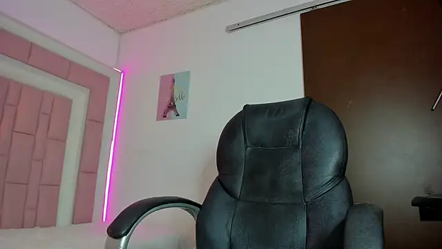 Klaret Toy online show from October 22, 2025, 2:27 pm