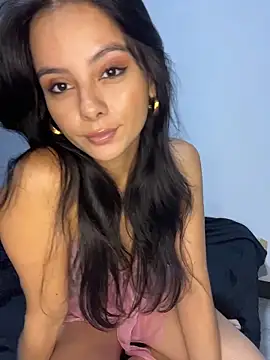 Snapshot of SaraMistick chatting on November 25, 2025, 10:26 am SaraMistick online show from November 25, 2025, 10:26 am