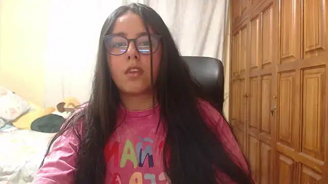 Snapshot of Venus_cat_ chatting on May 18, 2026, 2:55 am Venus cat online show from May 18, 2026, 2:55 am