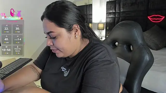 MayaCurvy online show from January 8, 2026, 3:01 am