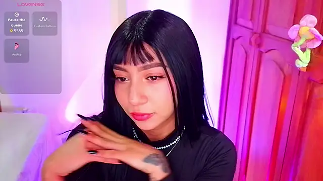 emma web  online show from October 8, 2025, 3:13 pm