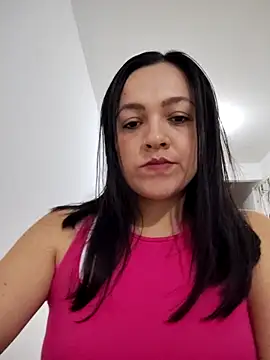 Snapshot of LindaSalo33 chatting on October 19, 2025, 2:36 am LindaSalo33 online show from October 19, 2025, 2:36 am