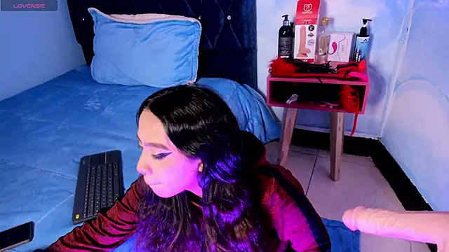 laylaa fox online show from October 14, 2025, 6:52 pm