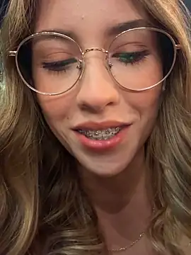 fanyabbey online show from May 10, 2026, 3:10 am