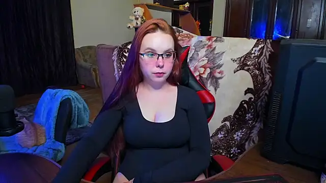 Snapshot of JustFoxyee chatting on November 28, 2025, 8:42 pm JustFoxyee online show from November 28, 2025, 8:42 pm