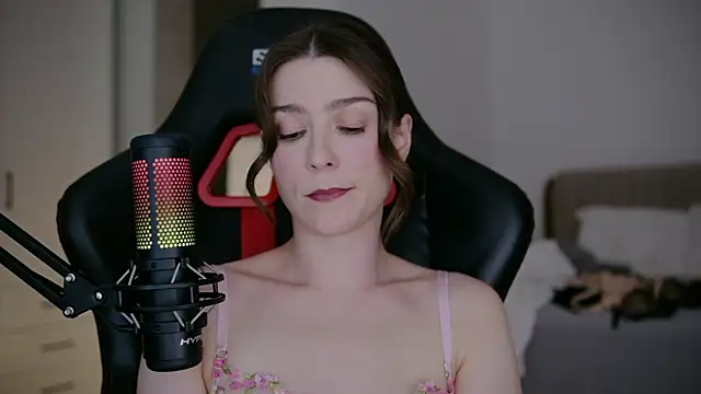 Snapshot of WowHelloAlice chatting on March 12, 2026, 10:36 pm WowHelloAlice online show from March 12, 2026, 10:36 pm