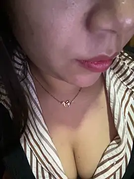 Snapshot of Subita_nice chatting on November 17, 2025, 8:40 am Subita nice online show from November 17, 2025, 8:40 am