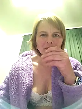 Masha412111 online show from April 21, 2026, 8:59 pm