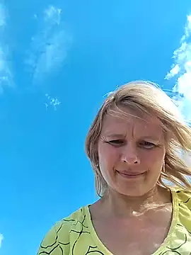Masha412111 online show from July 12, 2026, 2:07 pm