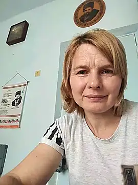 Masha412111 online show from May 12, 2026, 7:27 am