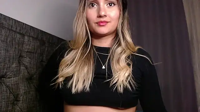 Snapshot of Miaa__- chatting on October 4, 2025, 4:14 am Miaa - online show from October 4, 2025, 4:14 am