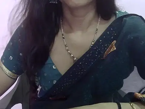 Laila Cute online show from May 1, 2026, 3:44 am