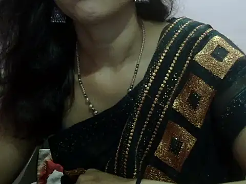 Laila Cute online show from May 22, 2026, 3:32 pm