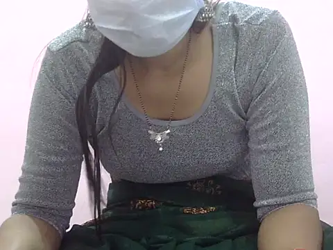 Snapshot of Laila_Cute chatting on January 12, 2026, 4:41 am Laila Cute online show from January 12, 2026, 4:41 am