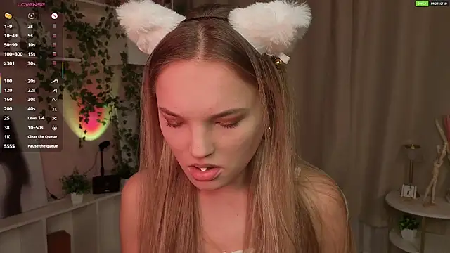 JulieLupo online show from November 21, 2025, 6:12 am