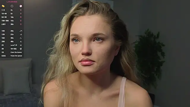 JulieLupo online show from December 23, 2025, 9:08 am