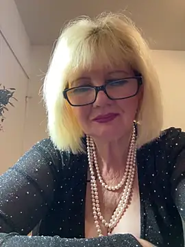 BoloshkaBlonda online show from November 7, 2025, 8:35 pm