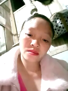 Snapshot of Minkine022 chatting on December 16, 2025, 11:14 am Minkine022 online show from December 16, 2025, 11:14 am