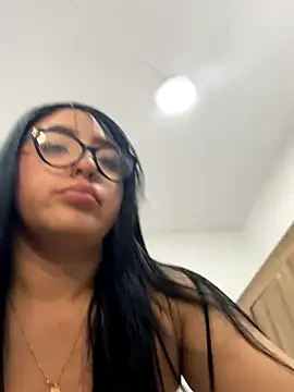 Aria Laurent online show from October 21, 2025, 5:34 pm