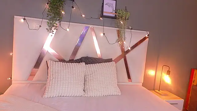 Snapshot of AmarisLenox__ chatting on October 11, 2025, 2:45 am AmarisLenox online show from October 11, 2025, 2:45 am