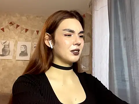 TeresitaLish online show from October 16, 2025, 2:14 pm