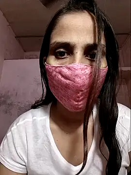 Snapshot of DIVINEDIVAA chatting on October 15, 2025, 8:22 am DIVINEDIVAA online show from October 15, 2025, 8:22 am