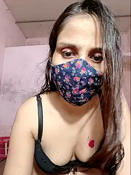 Snapshot of DIVINEDIVAA chatting on October 8, 2025, 6:19 pm DIVINEDIVAA online show from October 8, 2025, 6:19 pm