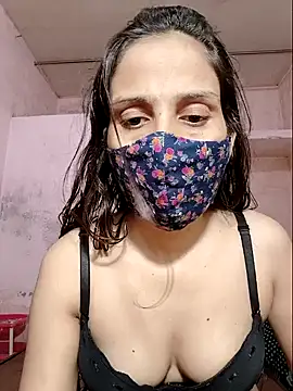 Snapshot of DIVINEDIVAA chatting on October 7, 2025, 5:36 pm DIVINEDIVAA online show from October 7, 2025, 5:36 pm