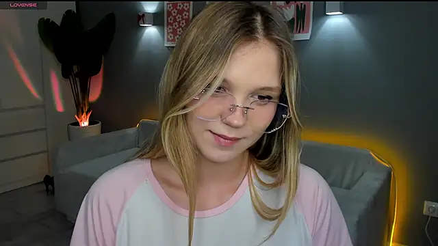 linakorvin online show from October 20, 2025, 1:33 pm