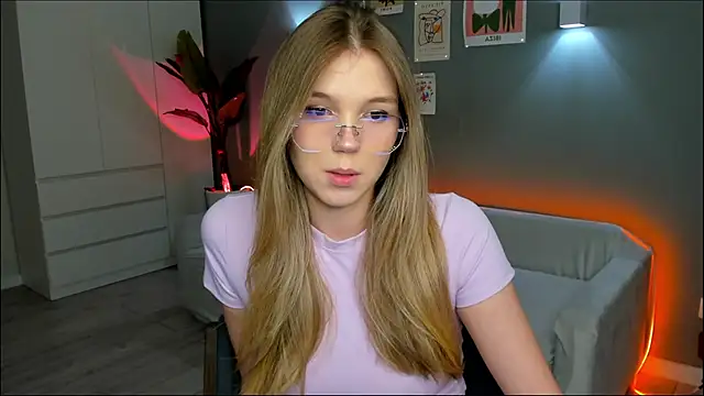 Snapshot of linakorvin chatting on February 8, 2026, 1:09 pm linakorvin online show from February 8, 2026, 1:09 pm