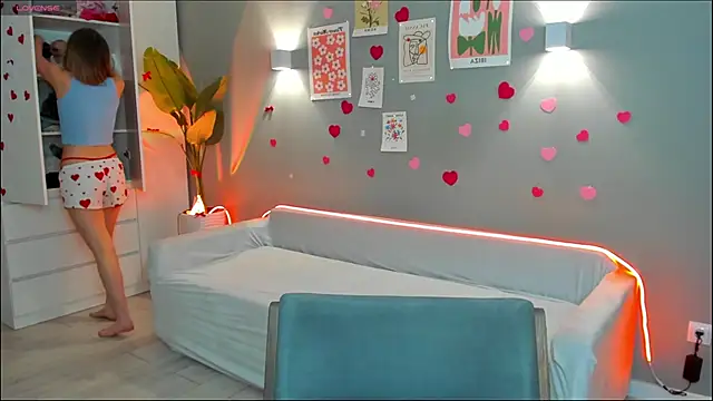 Snapshot of linakorvin chatting on February 18, 2026, 1:40 pm linakorvin online show from February 18, 2026, 1:40 pm