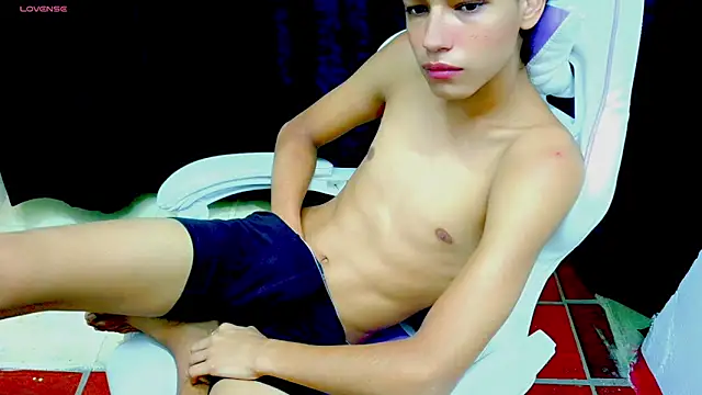 Im david02 online show from November 8, 2025, 12:31 pm