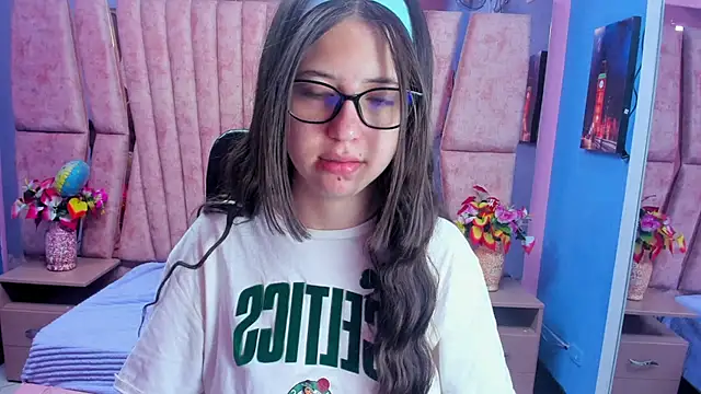 sarah sweett  online show from February 26, 2026, 1:44 pm