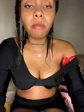 Snapshot of Itanydiorr chatting on November 30, 2025, 3:40 am Itanydiorr online show from November 30, 2025, 3:40 am