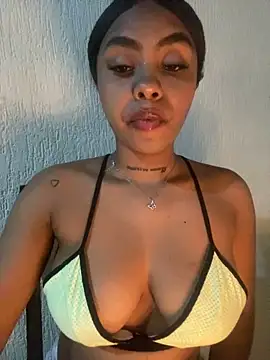 Snapshot of Itanydiorr chatting on October 29, 2025, 2:43 am Itanydiorr online show from October 29, 2025, 2:43 am