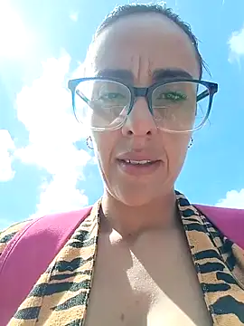 Jade 1-9 online show from October 21, 2025, 2:27 pm