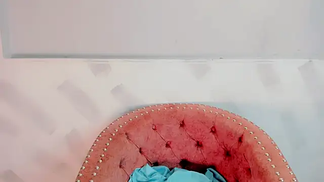 Molly Logan online show from February 2, 2026, 7:46 pm