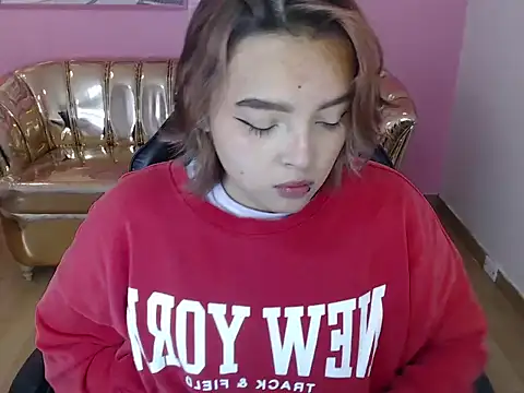 mia foster t online show from October 17, 2025, 12:51 pm