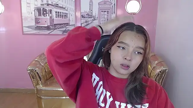 mia foster t online show from October 5, 2025, 12:40 pm