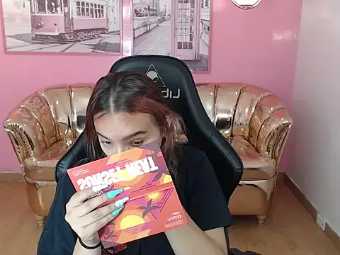 mia foster t online show from October 12, 2025, 12:39 pm