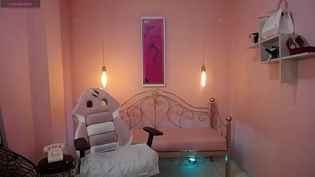 ingrid03 taffur online show from February 3, 2026, 8:03 pm